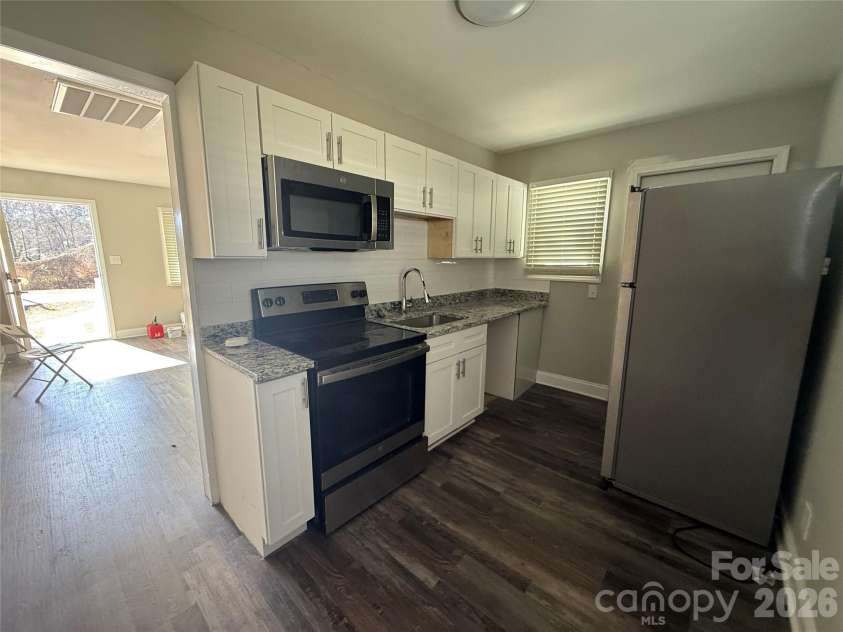 2479 Julia Avenue, Charlotte, NC 28206.  MLS# CAR4340001, YatesRealty ID 1965. 