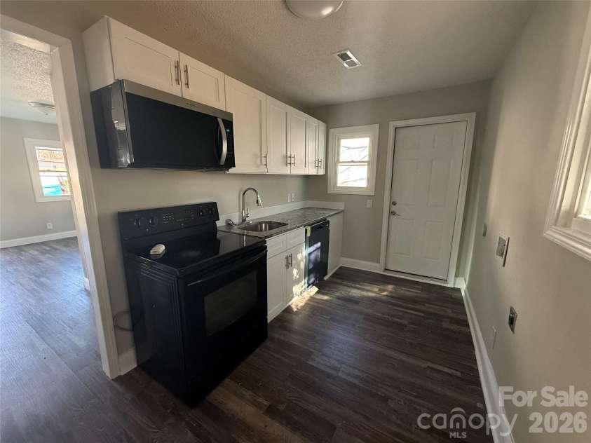 2479 Julia Avenue, Charlotte, NC 28206.  MLS# CAR4340001, YatesRealty ID 1965. 