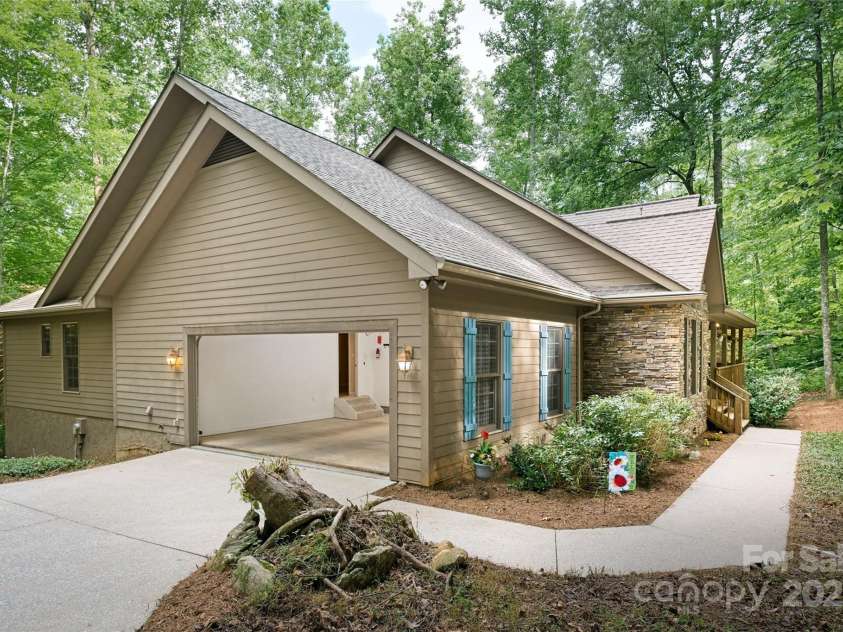 89 Clinchfield Gap Road, Marion, NC 28752.  MLS# CAR4165746, YatesRealty ID 1965. 