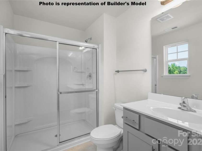 5151 Tommy Lane, Stanley, NC 28164.  MLS# CAR4182738, YatesRealty ID 19650. Laurel Primary Bath