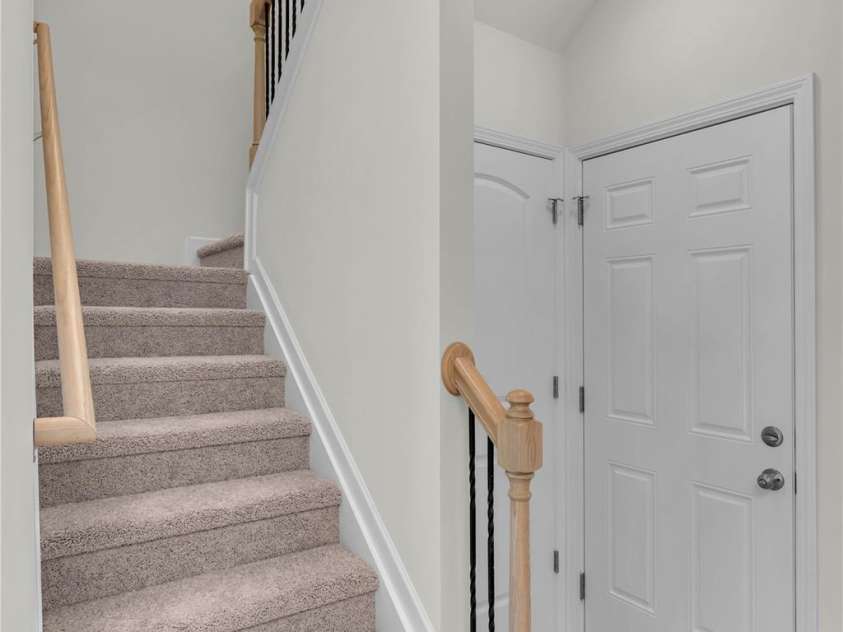 5151 Tommy Lane, Stanley, NC 28164.  MLS# CAR4182738, YatesRealty ID 19650. Laurel Stair Case