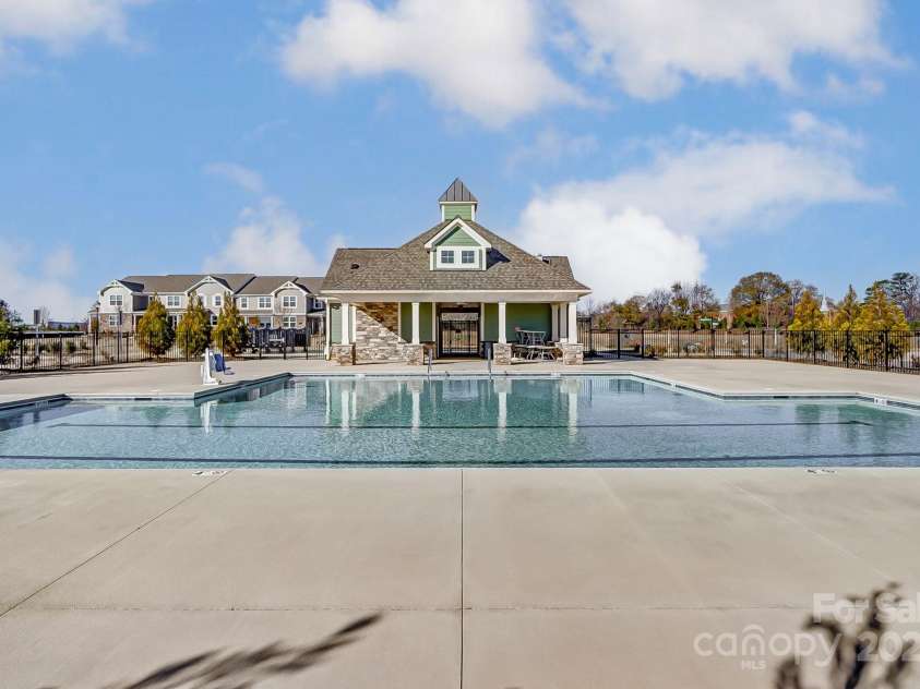 8030 Downy Oak Lane, Charlotte, NC 28269.  MLS# CAR4243373, YatesRealty ID 19653. 