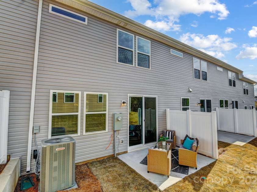 8030 Downy Oak Lane, Charlotte, NC 28269.  MLS# CAR4243373, YatesRealty ID 19653. For representation purposes of floorplan only, actual homesite is under construction and design and structural options may vary