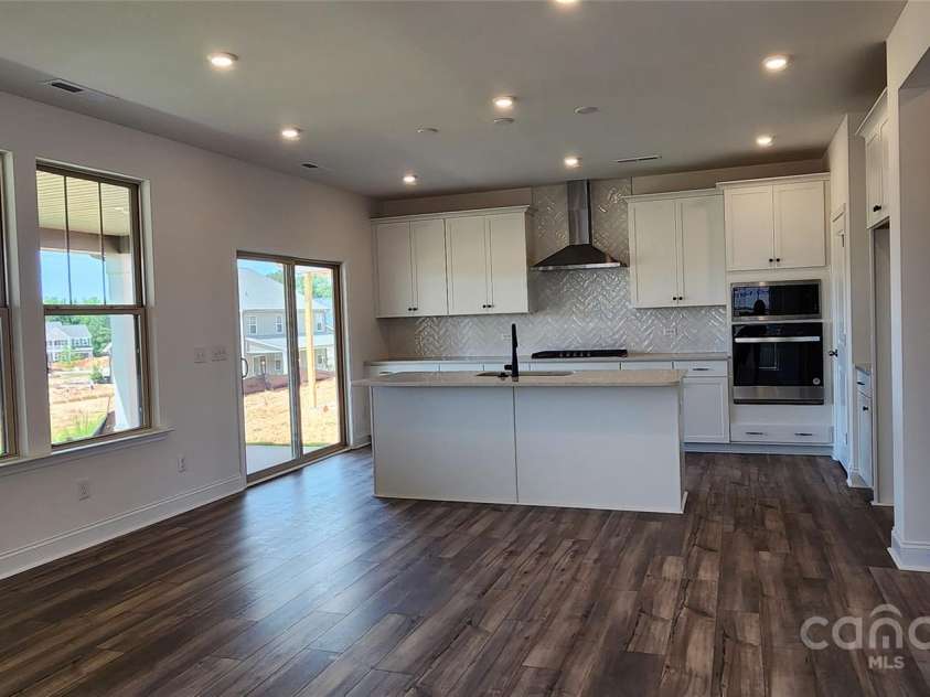 642 Amberjack Place, York, SC 29745.  MLS# CAR4245601, YatesRealty ID 19654. Kitchen/Breakfast