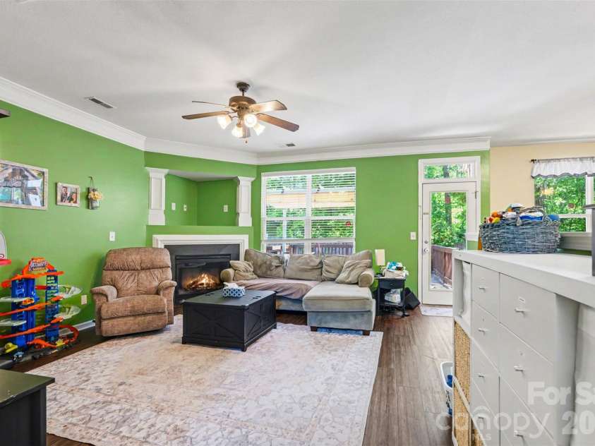 8142 Rolling Meadows Lane, Huntersville, NC 28078.  MLS# CAR4372768, YatesRealty ID 19655. 