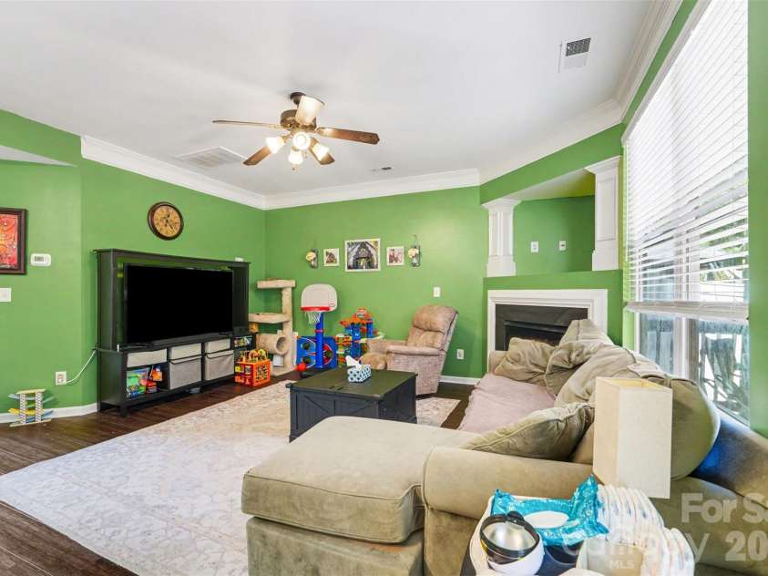 8142 Rolling Meadows Lane, Huntersville, NC 28078.  MLS# CAR4372768, YatesRealty ID 19655. 