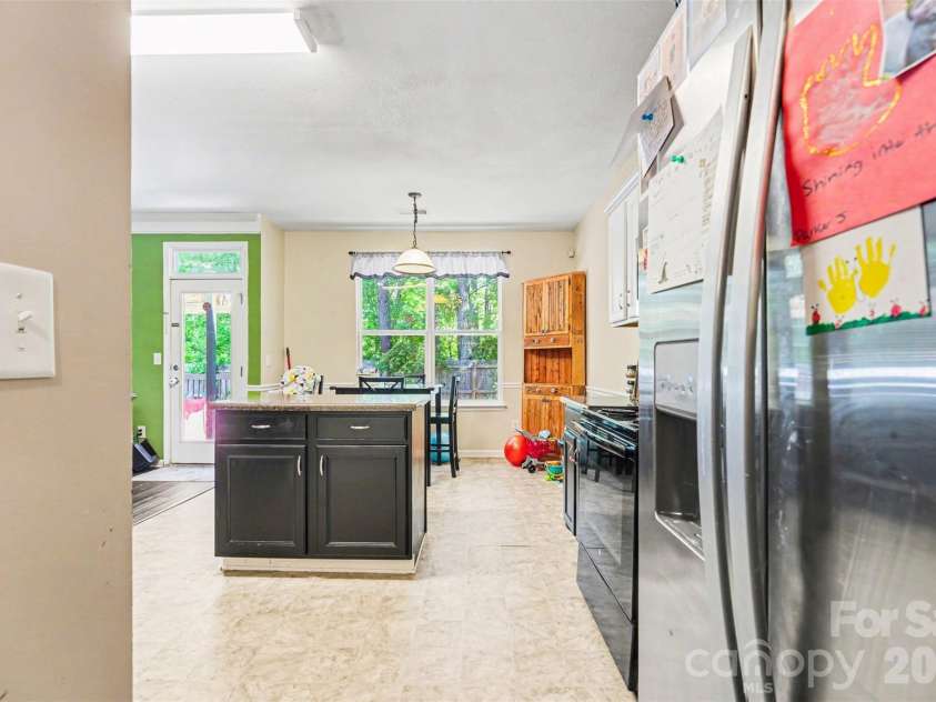 8142 Rolling Meadows Lane, Huntersville, NC 28078.  MLS# CAR4372768, YatesRealty ID 19655. 