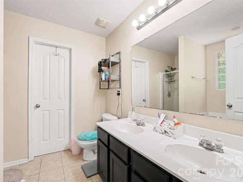 8142 Rolling Meadows Lane, Huntersville, NC 28078.  MLS# CAR4372768, YatesRealty ID 19655. 