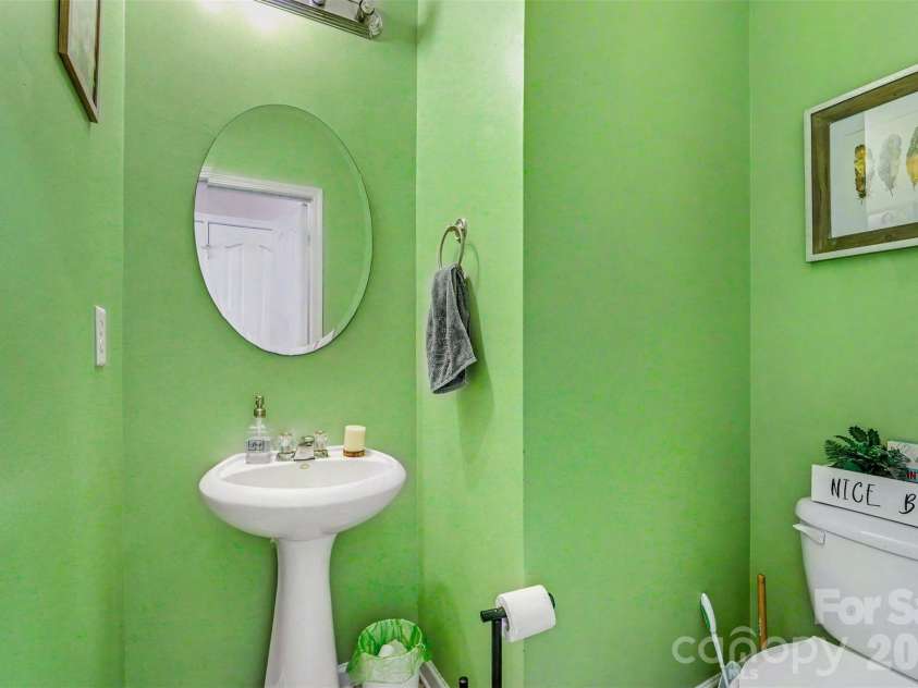 8142 Rolling Meadows Lane, Huntersville, NC 28078.  MLS# CAR4372768, YatesRealty ID 19655. 