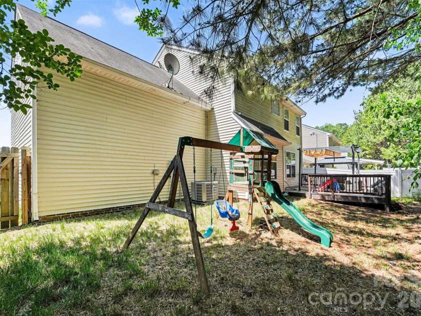 8142 Rolling Meadows Lane, Huntersville, NC 28078.  MLS# CAR4372768, YatesRealty ID 19655. 