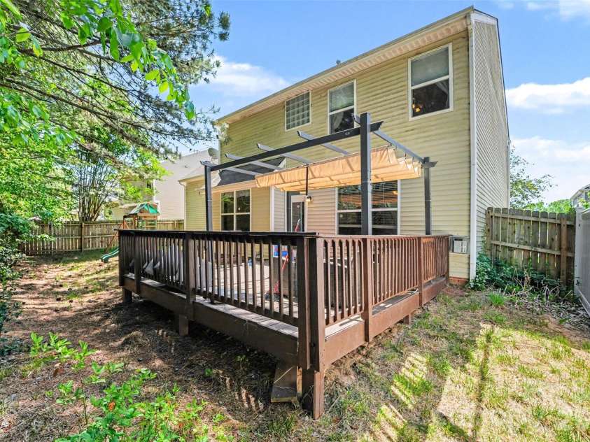 8142 Rolling Meadows Lane, Huntersville, NC 28078.  MLS# CAR4372768, YatesRealty ID 19655. 