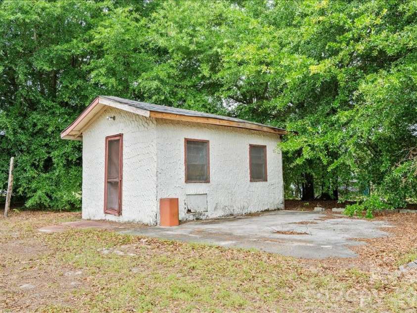 1444 Society Hill Road, Darlington, SC 29540.  MLS# CAR4374686, YatesRealty ID 19656. 