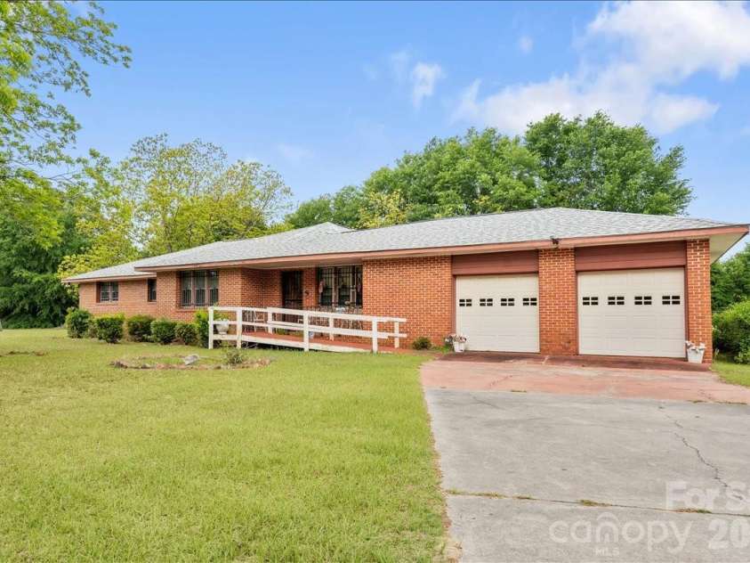 1444 Society Hill Road, Darlington, SC 29540.  MLS# CAR4374686, YatesRealty ID 19656. 