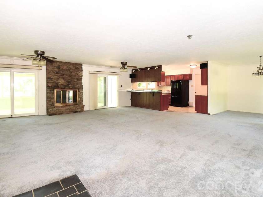 88 Botany Drive, Asheville, NC 28805.  MLS# CAR4378766, YatesRealty ID 19659. 