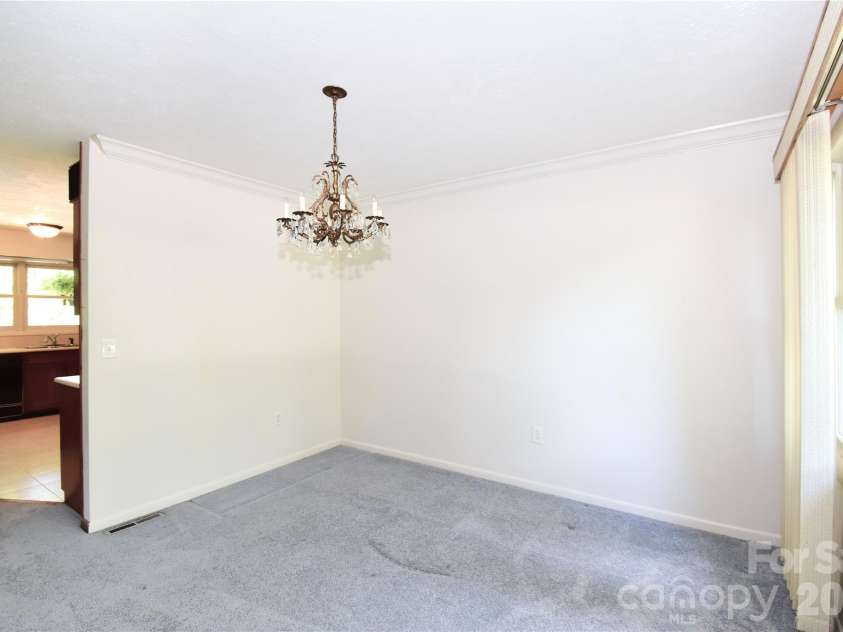 88 Botany Drive, Asheville, NC 28805.  MLS# CAR4378766, YatesRealty ID 19659. 