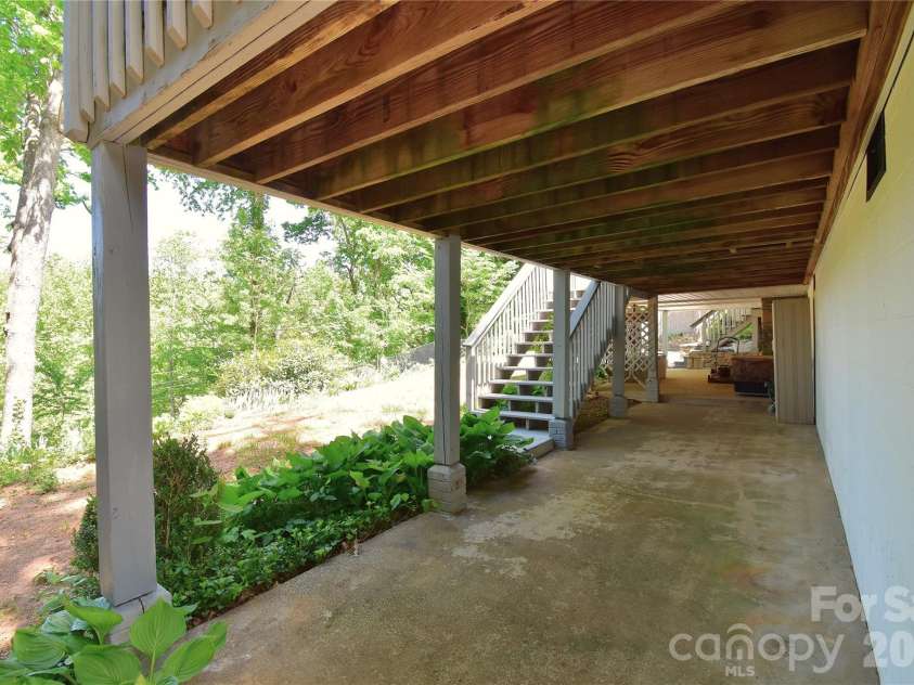 88 Botany Drive, Asheville, NC 28805.  MLS# CAR4378766, YatesRealty ID 19659. 