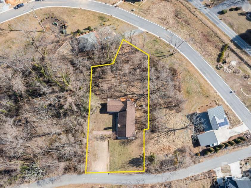15 Weaver Hill Road, Asheville, NC 28805.  MLS# CAR4217723, YatesRealty ID 1966. Aerial View