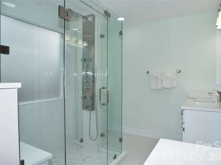 3486 Victorian Hills Drive, Richburg, SC 29729.  MLS# CAR4332522, YatesRealty ID 1966. Bedroom 1 / Ensuite