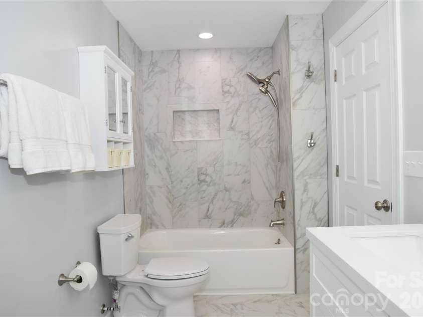 3486 Victorian Hills Drive, Richburg, SC 29729.  MLS# CAR4332522, YatesRealty ID 1966. Full Bath 2