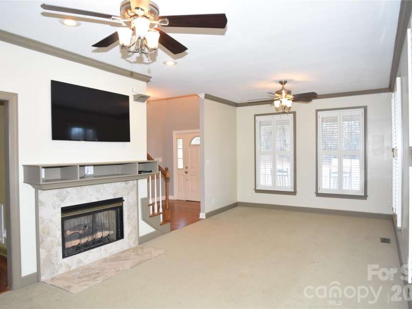 3486 Victorian Hills Drive, Richburg, SC 29729.  MLS# CAR4332522, YatesRealty ID 1966. Living/Family Room