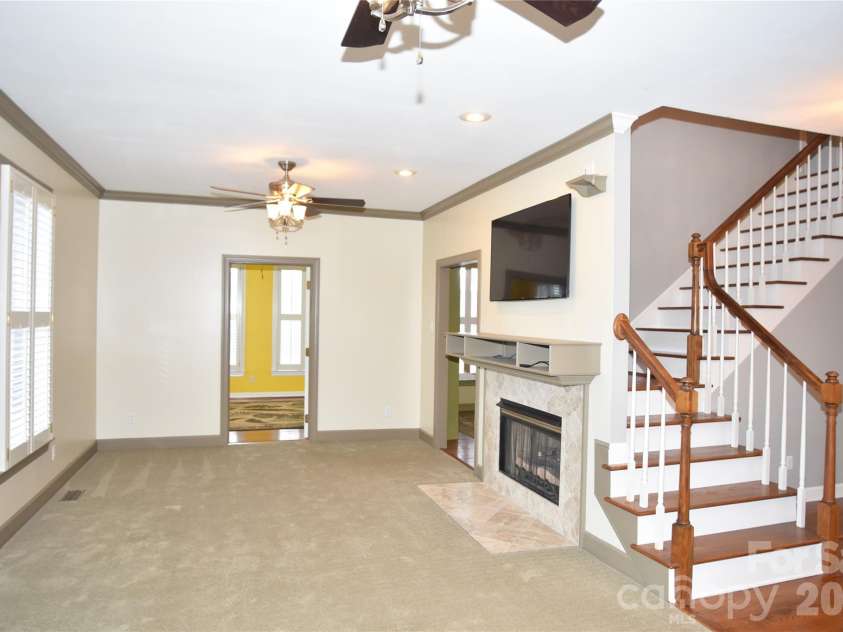 3486 Victorian Hills Drive, Richburg, SC 29729.  MLS# CAR4332522, YatesRealty ID 1966. Living/Family Room, Natural Gas Fireplace