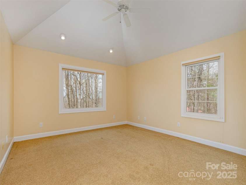 1400 Rambling Oaks Trail, Hendersonville, NC 28739.  MLS# CAR4240485, YatesRealty ID 19661. 