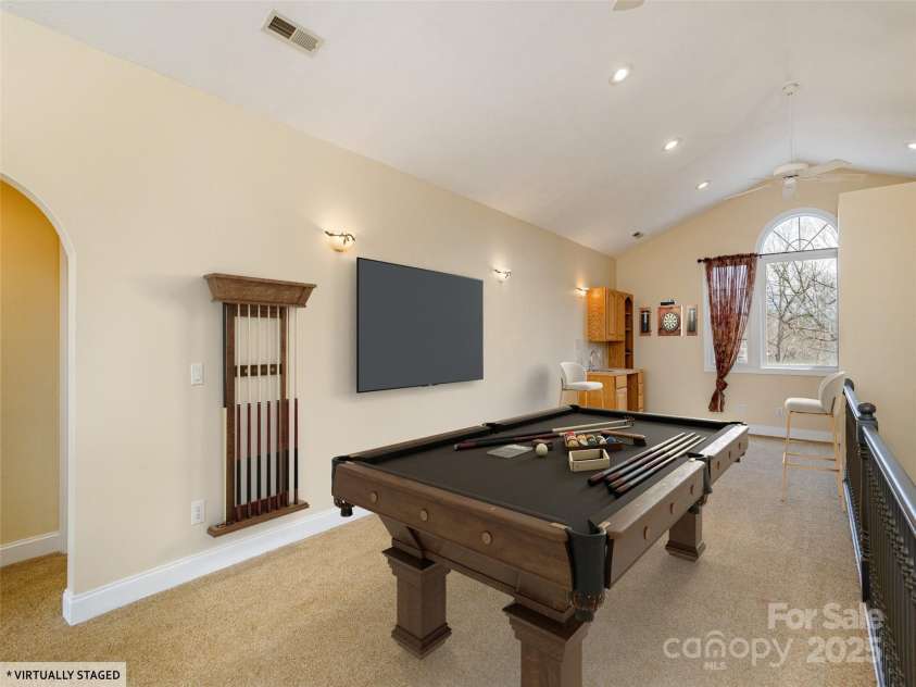 1400 Rambling Oaks Trail, Hendersonville, NC 28739.  MLS# CAR4240485, YatesRealty ID 19661. 