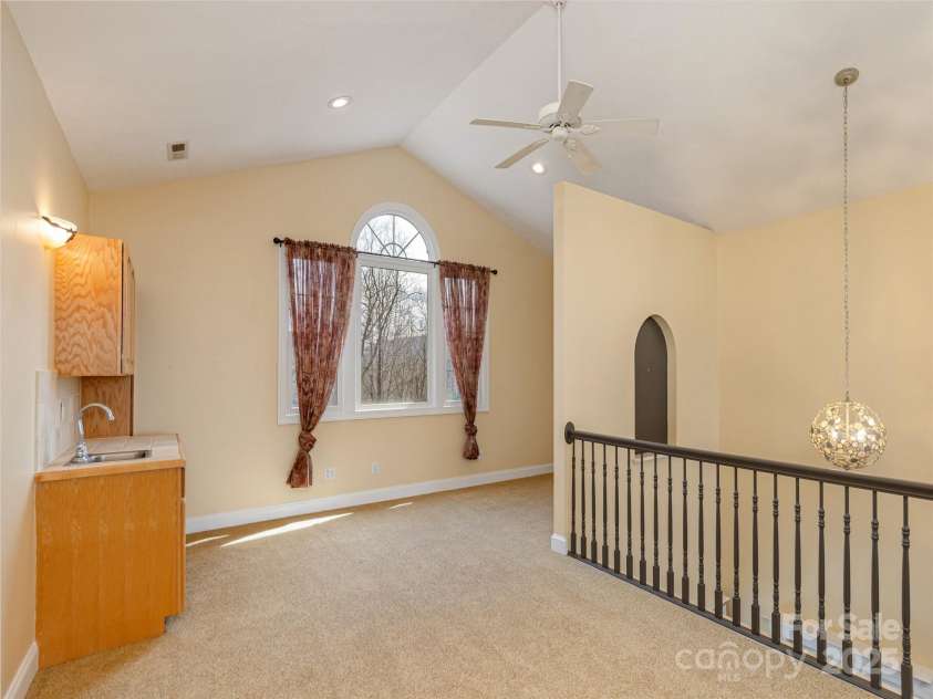 1400 Rambling Oaks Trail, Hendersonville, NC 28739.  MLS# CAR4240485, YatesRealty ID 19661. 