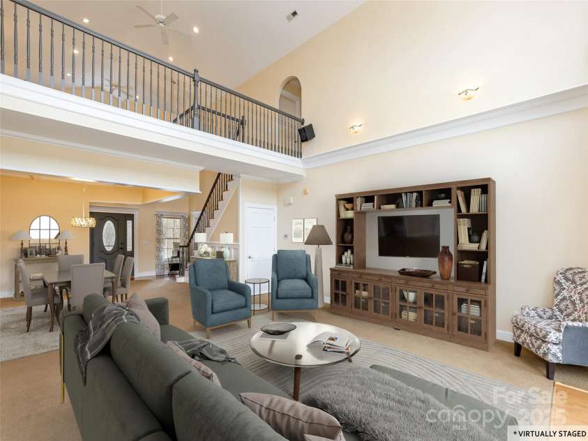 1400 Rambling Oaks Trail, Hendersonville, NC 28739.  MLS# CAR4240485, YatesRealty ID 19661. 