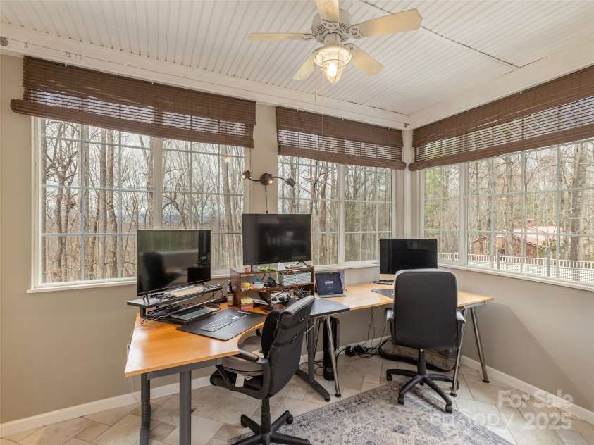 1400 Rambling Oaks Trail, Hendersonville, NC 28739.  MLS# CAR4240485, YatesRealty ID 19661. 