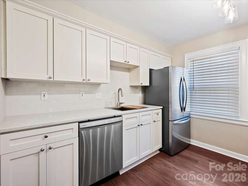 107 Laurel Avenue, Charlotte, NC 28207.  MLS# CAR4391289, YatesRealty ID 19662. 