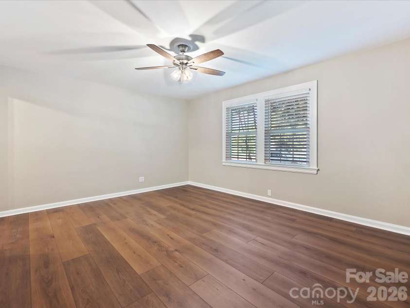 107 Laurel Avenue, Charlotte, NC 28207.  MLS# CAR4391289, YatesRealty ID 19662. 