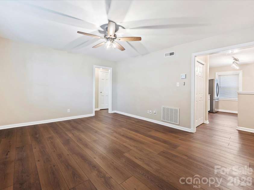 107 Laurel Avenue, Charlotte, NC 28207.  MLS# CAR4391289, YatesRealty ID 19662. 