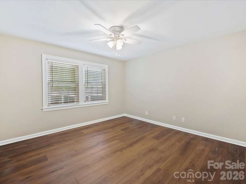 107 Laurel Avenue, Charlotte, NC 28207.  MLS# CAR4391289, YatesRealty ID 19662. 
