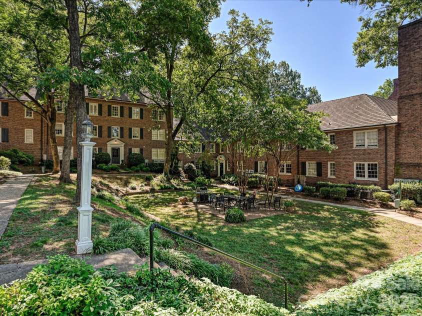 107 Laurel Avenue, Charlotte, NC 28207.  MLS# CAR4391289, YatesRealty ID 19662. 