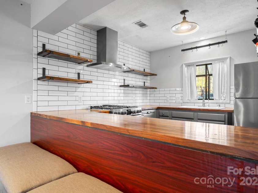 505 Victory Trail, Morganton, NC 28655.  MLS# CAR4219401, YatesRealty ID 19662. 