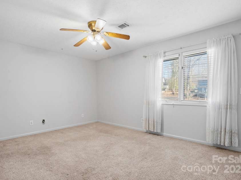 505 Victory Trail, Morganton, NC 28655.  MLS# CAR4219401, YatesRealty ID 19662. 