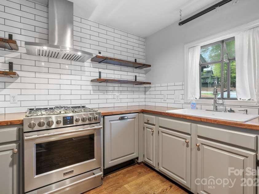 505 Victory Trail, Morganton, NC 28655.  MLS# CAR4219401, YatesRealty ID 19662. 