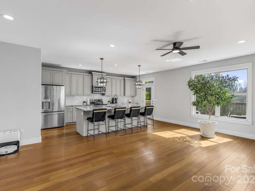 142 Hawk Nest Lane, Campobello, SC 29322.  MLS# CAR4259602, YatesRealty ID 19663. 