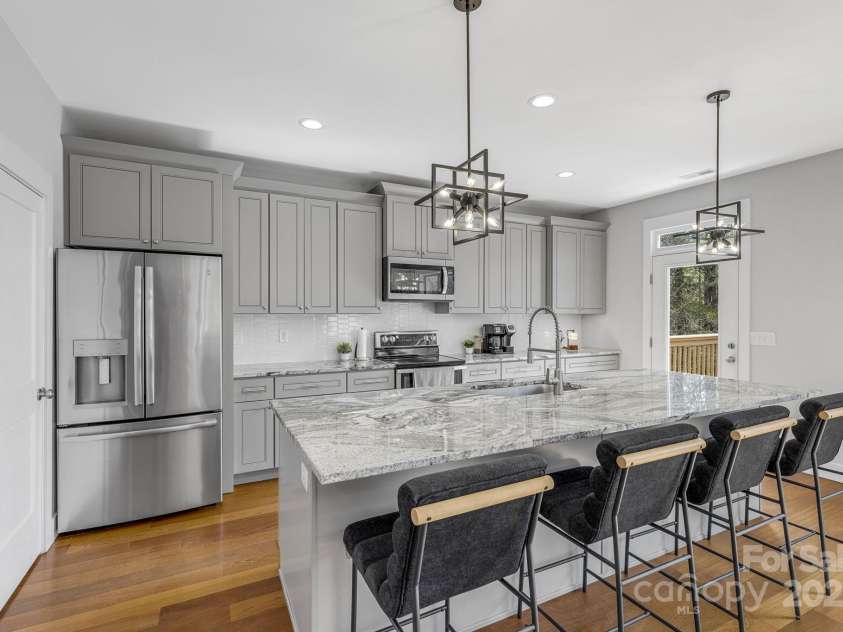 142 Hawk Nest Lane, Campobello, SC 29322.  MLS# CAR4259602, YatesRealty ID 19663. 