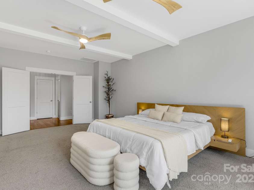 142 Hawk Nest Lane, Campobello, SC 29322.  MLS# CAR4259602, YatesRealty ID 19663. 