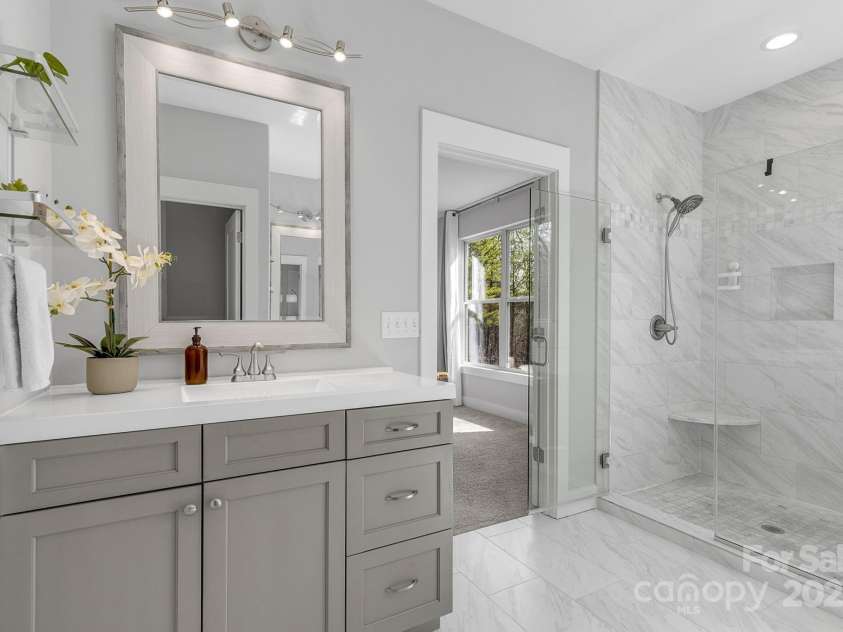 142 Hawk Nest Lane, Campobello, SC 29322.  MLS# CAR4259602, YatesRealty ID 19663. 