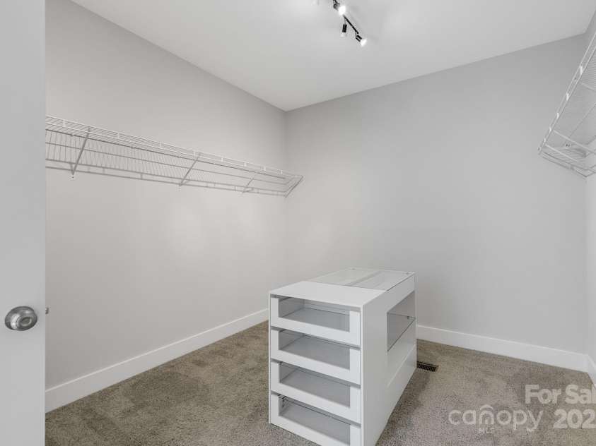 142 Hawk Nest Lane, Campobello, SC 29322.  MLS# CAR4259602, YatesRealty ID 19663. 