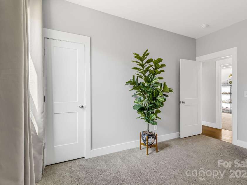 142 Hawk Nest Lane, Campobello, SC 29322.  MLS# CAR4259602, YatesRealty ID 19663. 