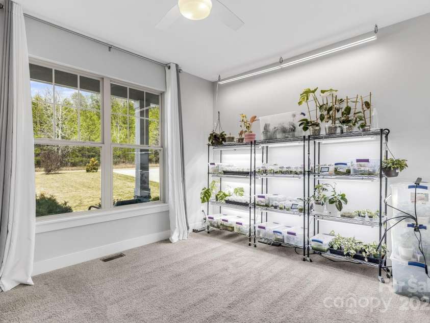 142 Hawk Nest Lane, Campobello, SC 29322.  MLS# CAR4259602, YatesRealty ID 19663. 