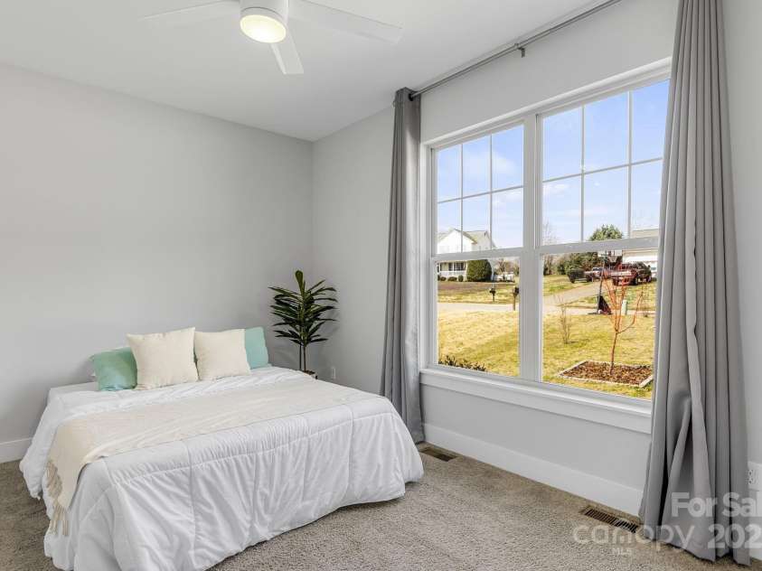 142 Hawk Nest Lane, Campobello, SC 29322.  MLS# CAR4259602, YatesRealty ID 19663. 