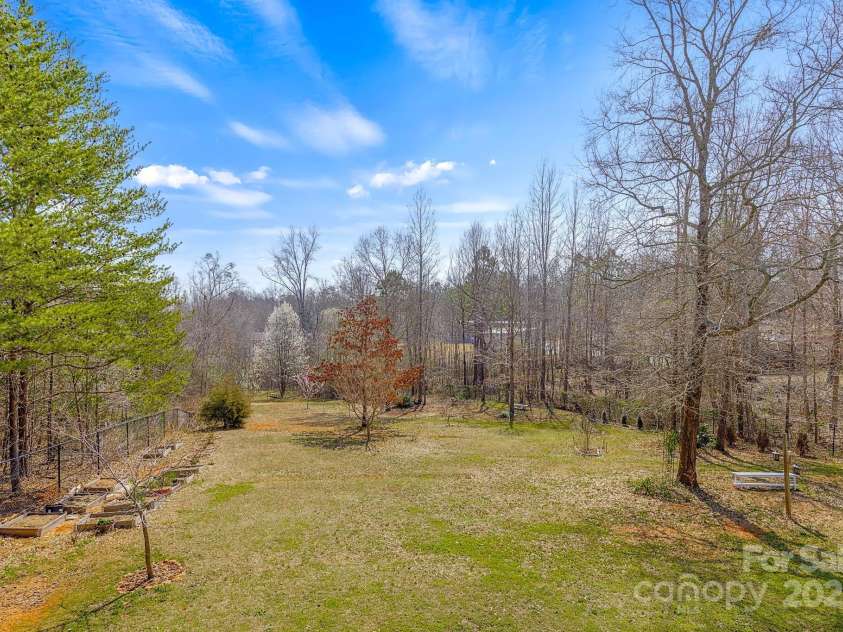 142 Hawk Nest Lane, Campobello, SC 29322.  MLS# CAR4259602, YatesRealty ID 19663. 