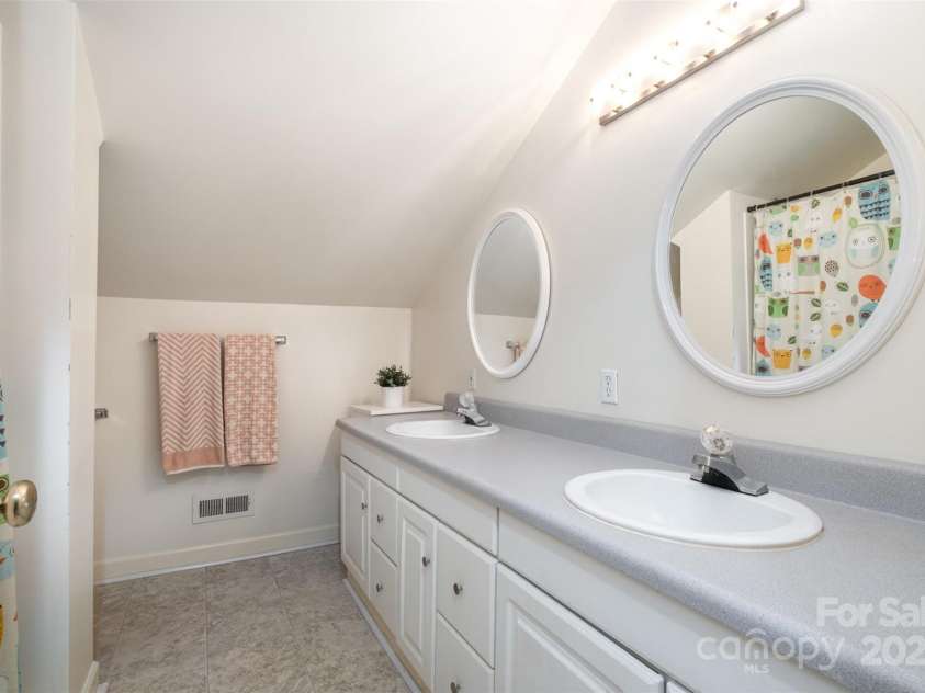 255 South Academy Street, Mooresville, NC 28115.  MLS# CAR4259729, YatesRealty ID 19664. 