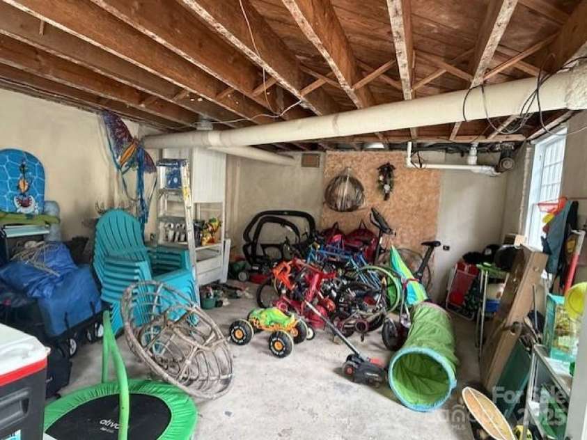 255 South Academy Street, Mooresville, NC 28115.  MLS# CAR4259729, YatesRealty ID 19664. 