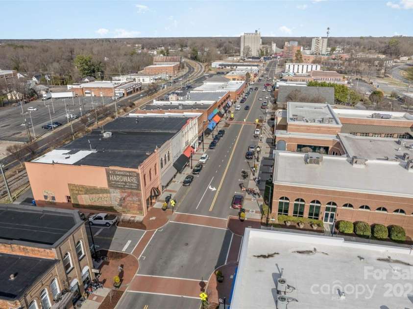 255 South Academy Street, Mooresville, NC 28115.  MLS# CAR4259729, YatesRealty ID 19664. 